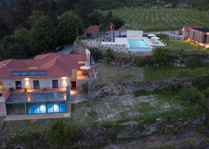 בית חווה Peso Village אמרנטה