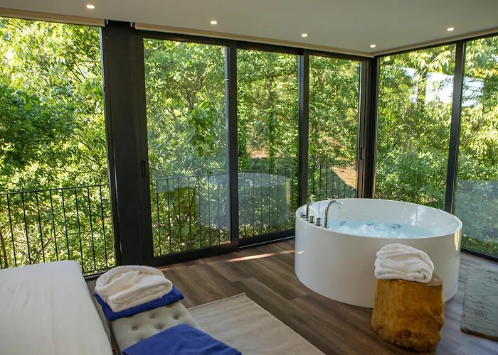 בית חווה Peso Village