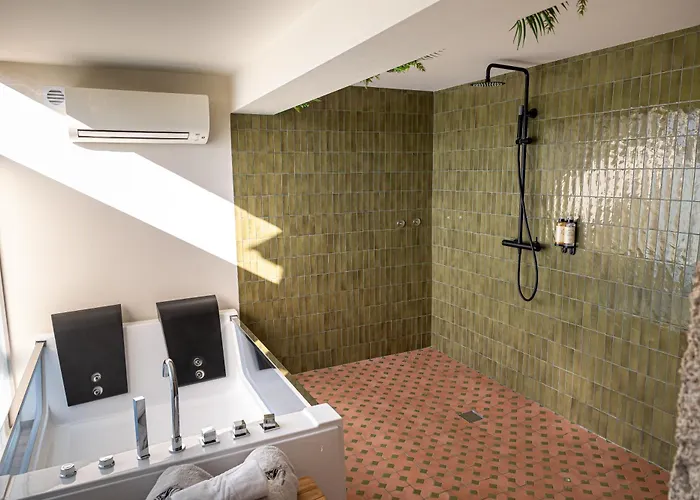 בית חווה Peso Village *